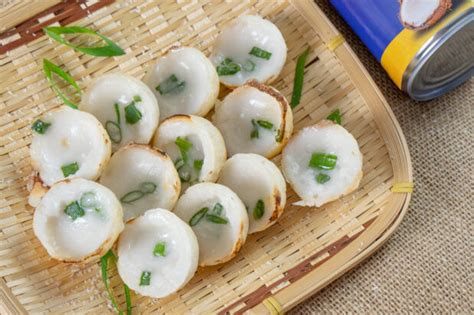  Khanom Krok: ¡Una explosión de sabor crujiente y cremoso que te dejará pidiendo más!