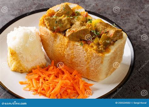  Bunny Chow ¿Un delicioso festín de curry escondido en una hogaza de pan?