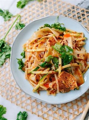  ¿Sabías que la sopa de fideos Liangpi con carne y verduras es un festín refrescante y reconfortante para el paladar?