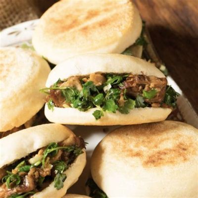  Rou Jia Mo: ¡Un delicioso manjar de carne asada que se deshace en la boca envuelto en un pan plano crujiente!